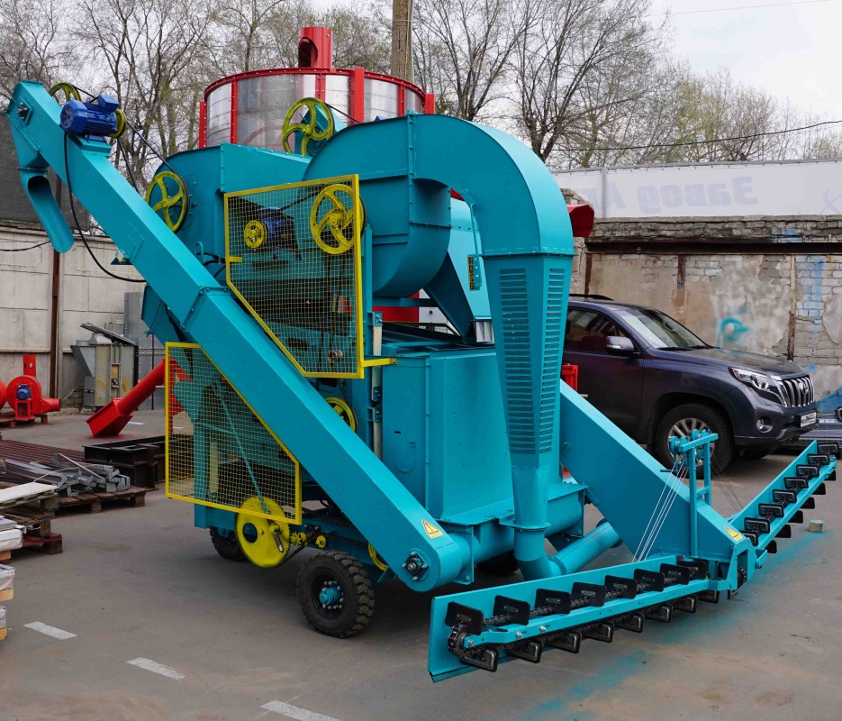 Очиститель вороха самопередвижной Агротехмаш ОВС-25