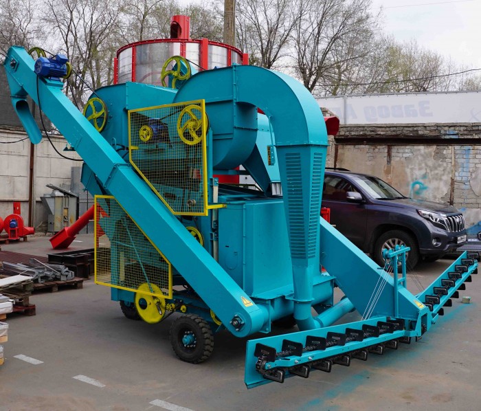 Очиститель вороха самопередвижной Агротехмаш ОВС-25