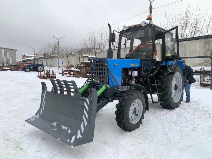 Отвал-толкатель лесной АЗАС ОТЛ-82