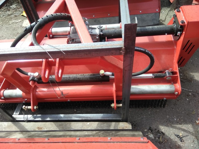 Косилка-измельчитель молотковая Уралец 1.45 м с цилиндром (сдвижная)