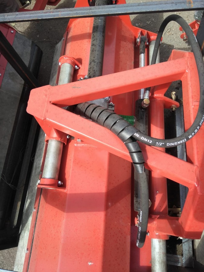 Косилка-измельчитель молотковая Уралец 1.45 м с цилиндром (сдвижная)