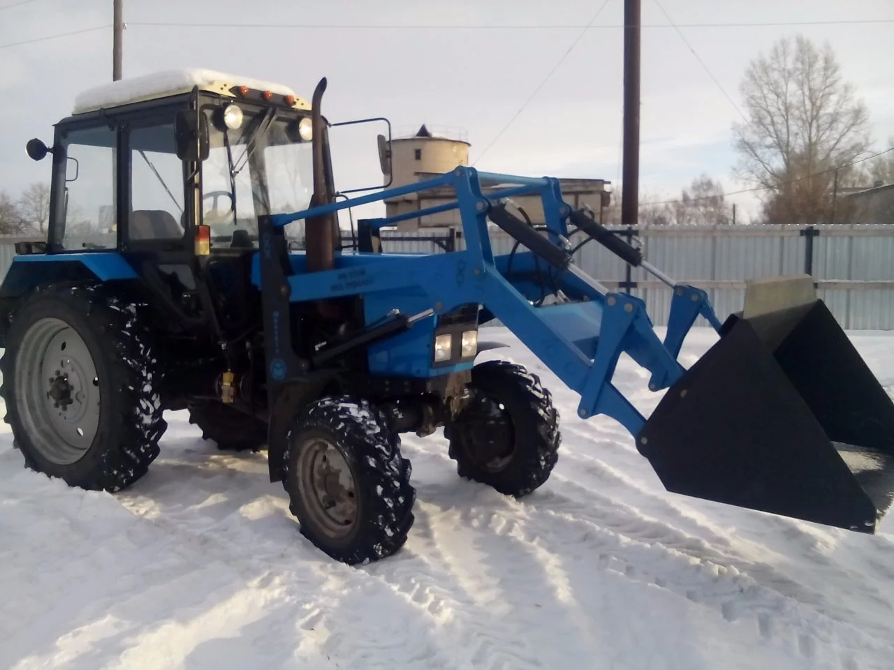 Фронтальный погрузчик Magnus ПФУ-1.0 (Лесник)