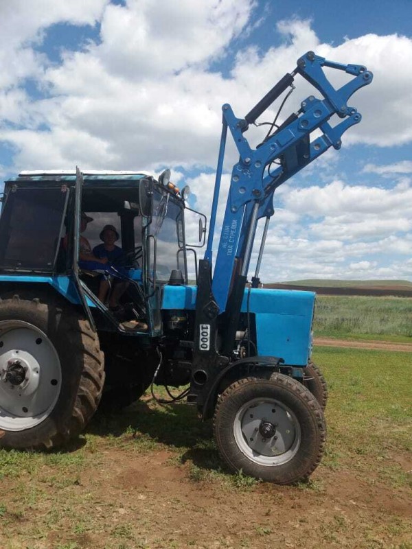 Фронтальный погрузчик Magnus ПФУ-1.0 (Лесник)