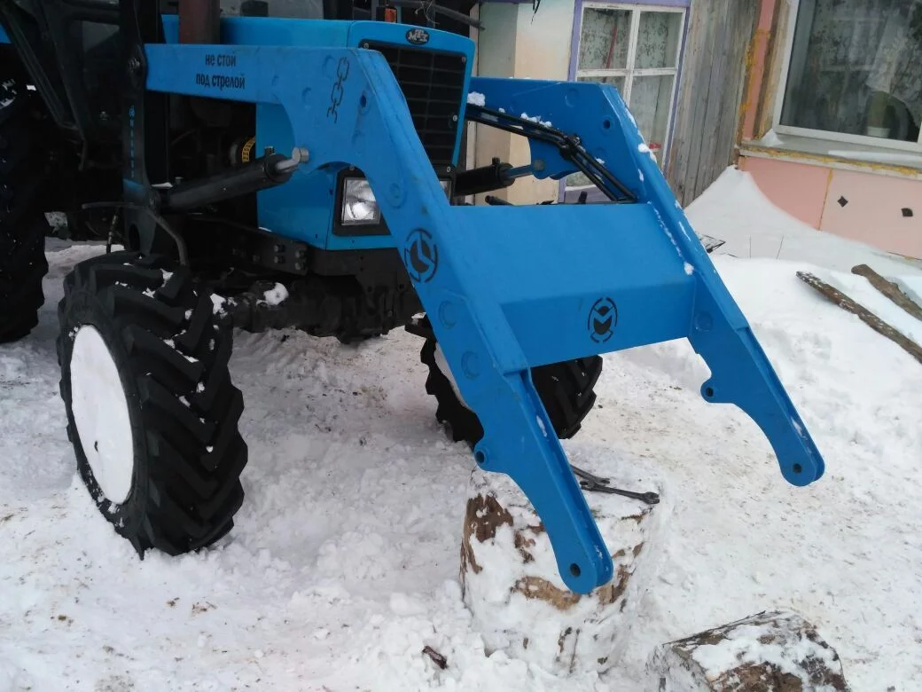 Фронтальный погрузчик Magnus ПФУ-1.0 (Лесник)