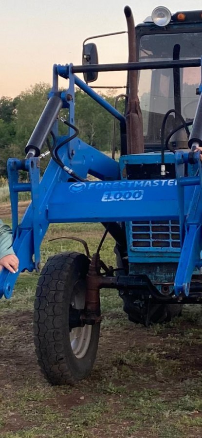 Фронтальный погрузчик Magnus ПФУ-1.0 (Лесник)