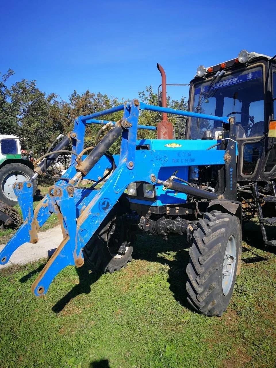 Фронтальный погрузчик Magnus ПФУ-1.0 (Лесник)