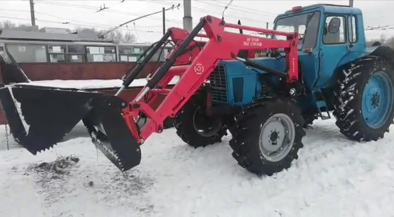 Фронтальный погрузчик Magnus ПФУ-1.2