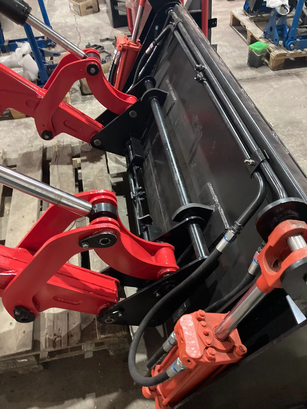 Фронтальный погрузчик Magnus ПФУ-1.2