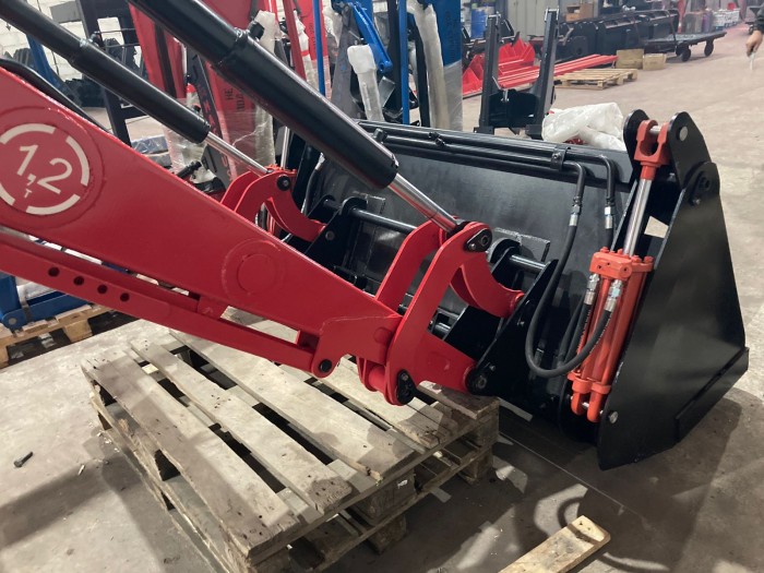 Фронтальный погрузчик Magnus ПФУ-1.2