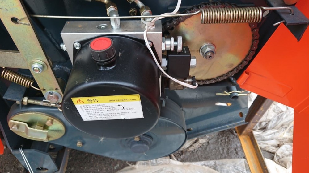 Пресс-подборщик Уралец 0870