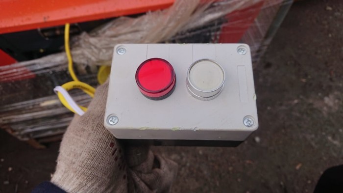 Пресс-подборщик Уралец  0870