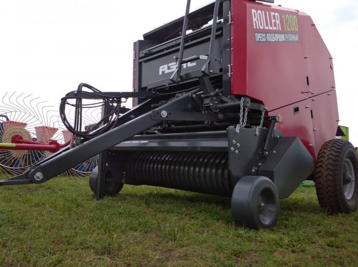 Пресс-подборщик рулонный АЗАС Roller 1200
