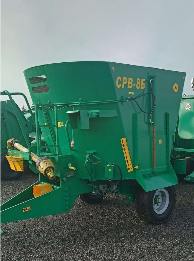 Смеситель-раздатчик кормов БобруйскАгроМаш СРВ-8Б