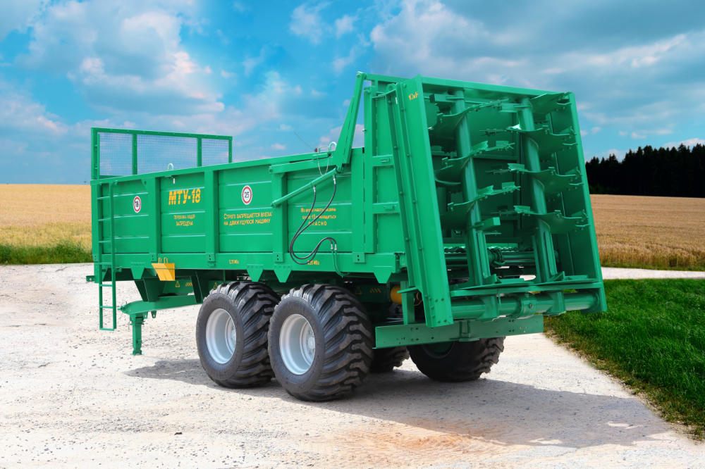 Машина для внесения твердых органических удобрений БобруйскАгроМаш МТУ-18