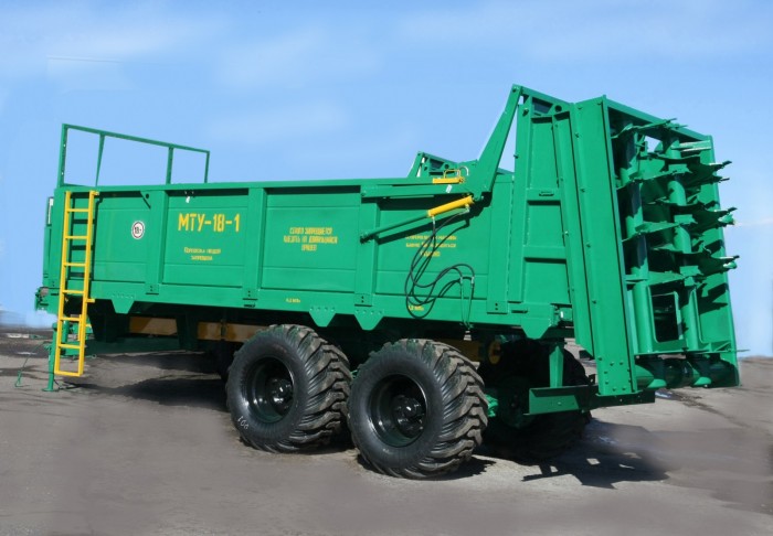 Машина для внесения твердых органических удобрений БобруйскАгроМаш МТУ-18