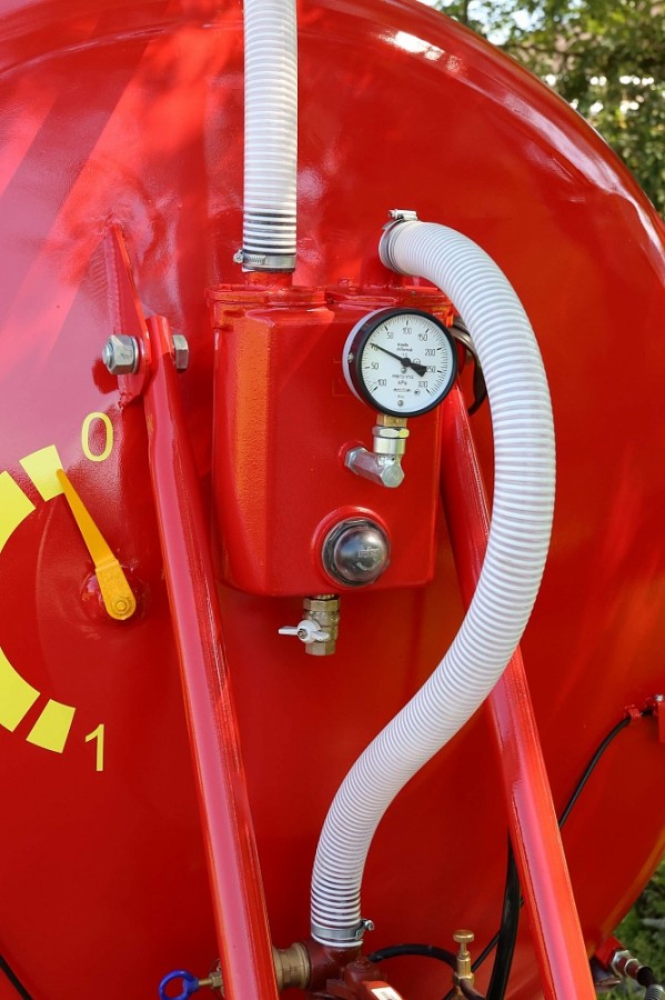 Машина для внесения жидких органических удобрений БобруйскАгроМаш МЖТ-3