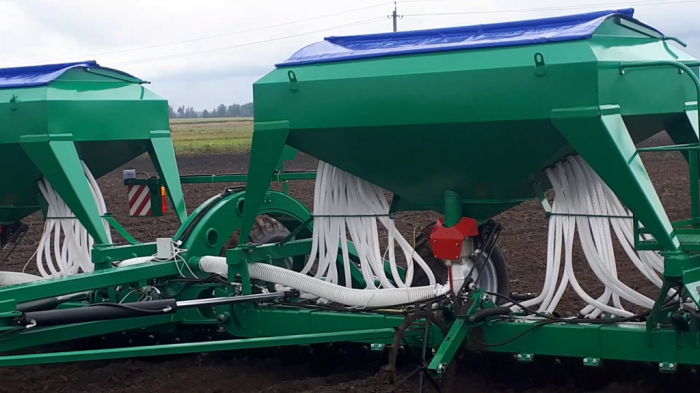 Сеялка пневматическая универсальная БобруйскАгроМаш "БЕРЕЗИНА" 9600