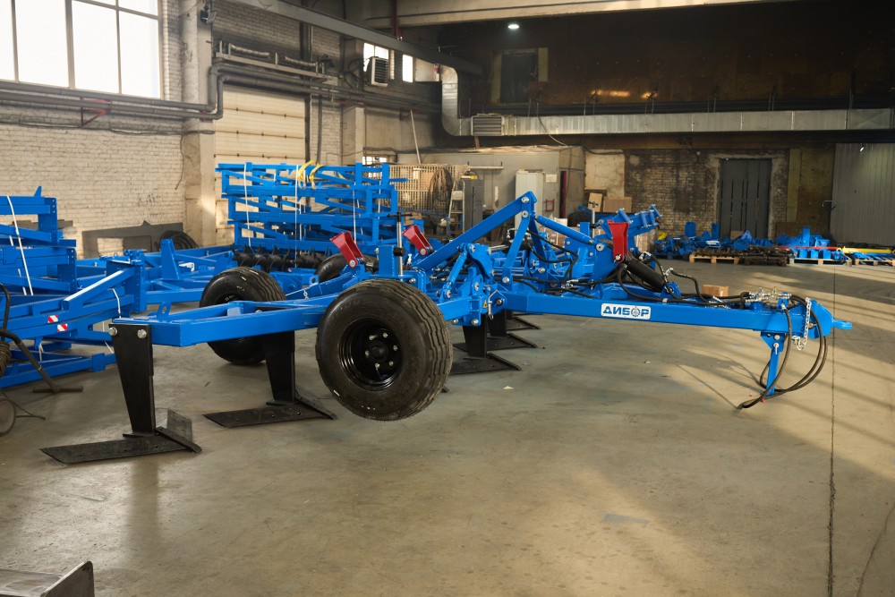 Культиватор-плоскорез глубокорыхлитель ДиборЭкспорт КПГ-7