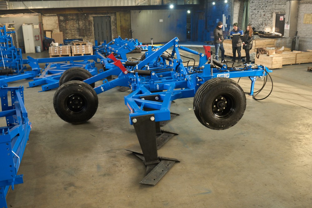 Культиватор-плоскорез глубокорыхлитель ДиборЭкспорт КПГ-7