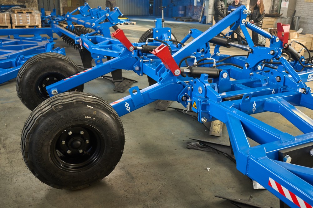 Культиватор-плоскорез глубокорыхлитель ДиборЭкспорт КПГ-7