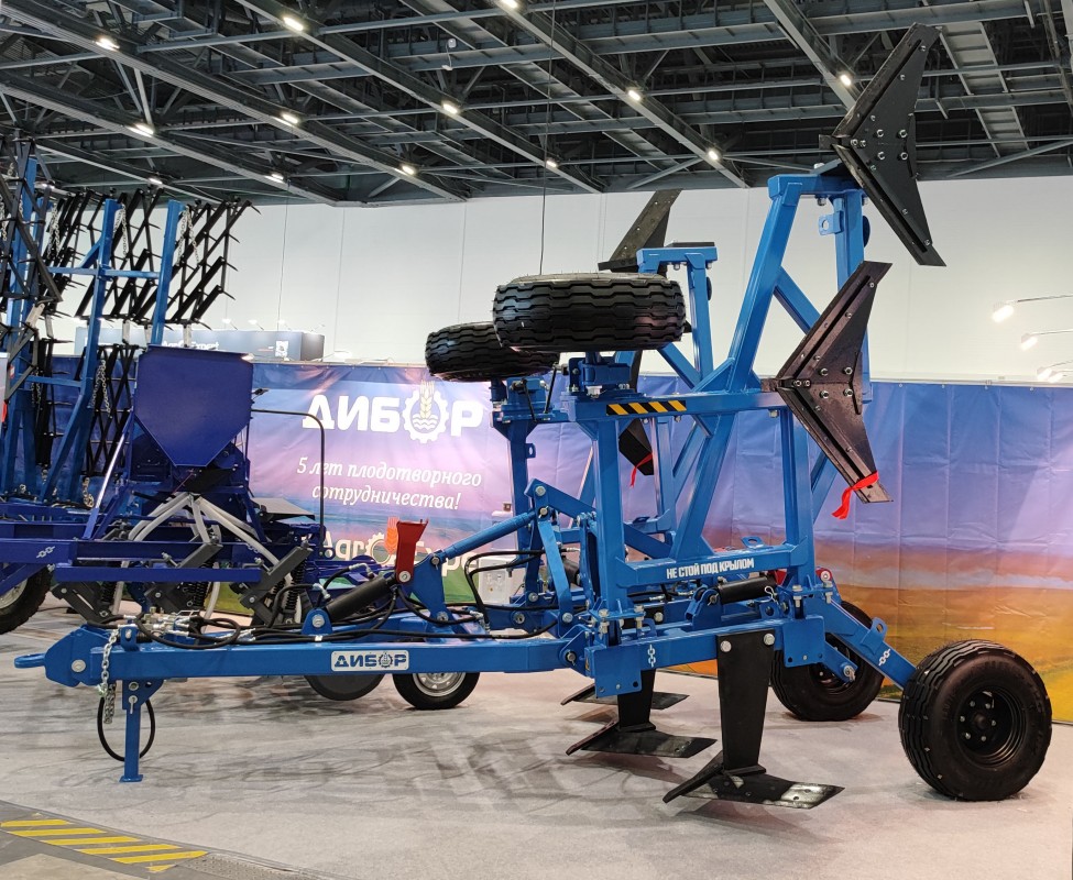 Культиватор-плоскорез глубокорыхлитель ДиборЭкспорт КПГ-7