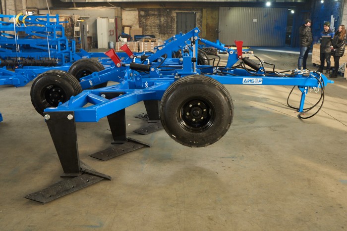 Культиватор-плоскорез глубокорыхлитель ДиборЭкспорт КПГ-7