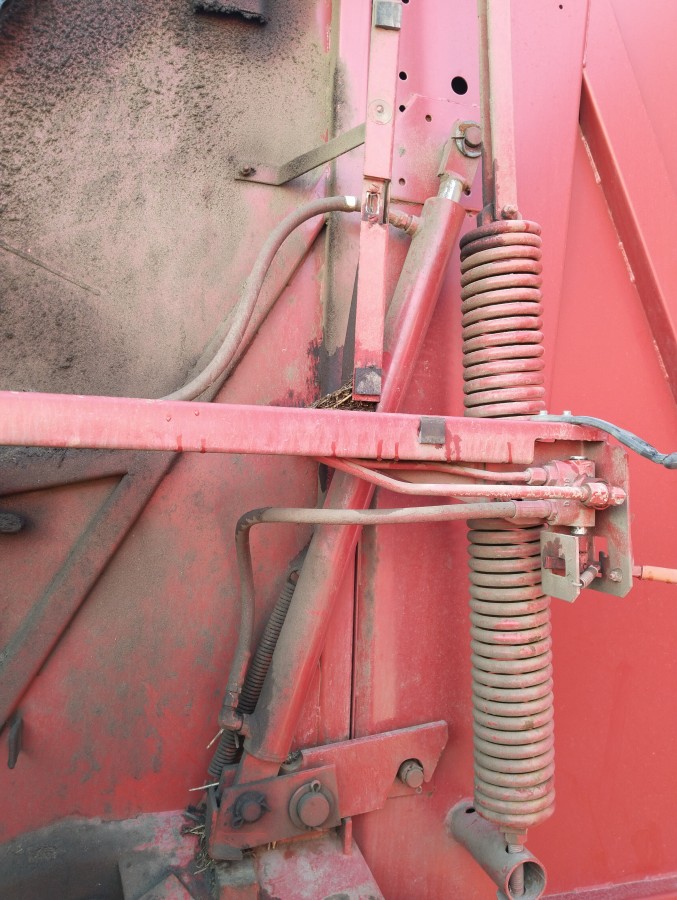 Пресс-подборщик New Holland 654 б/у