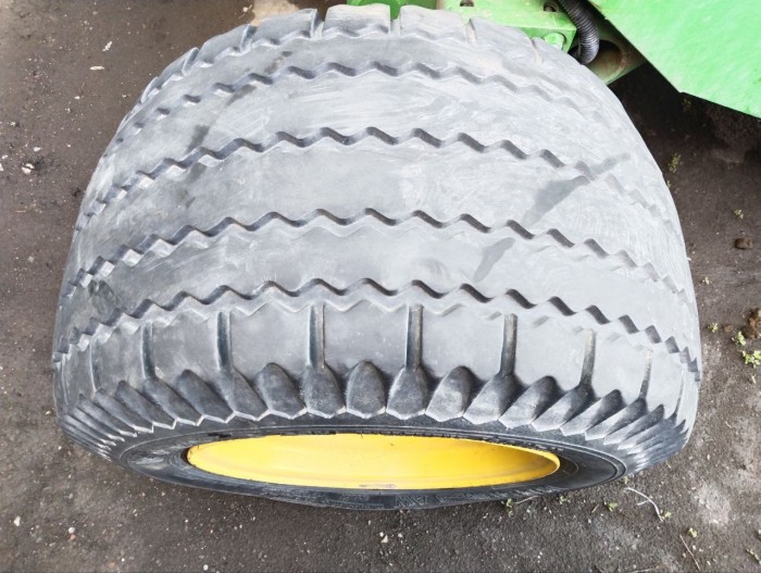 Пресс-подборщик John Deere 590 б/у