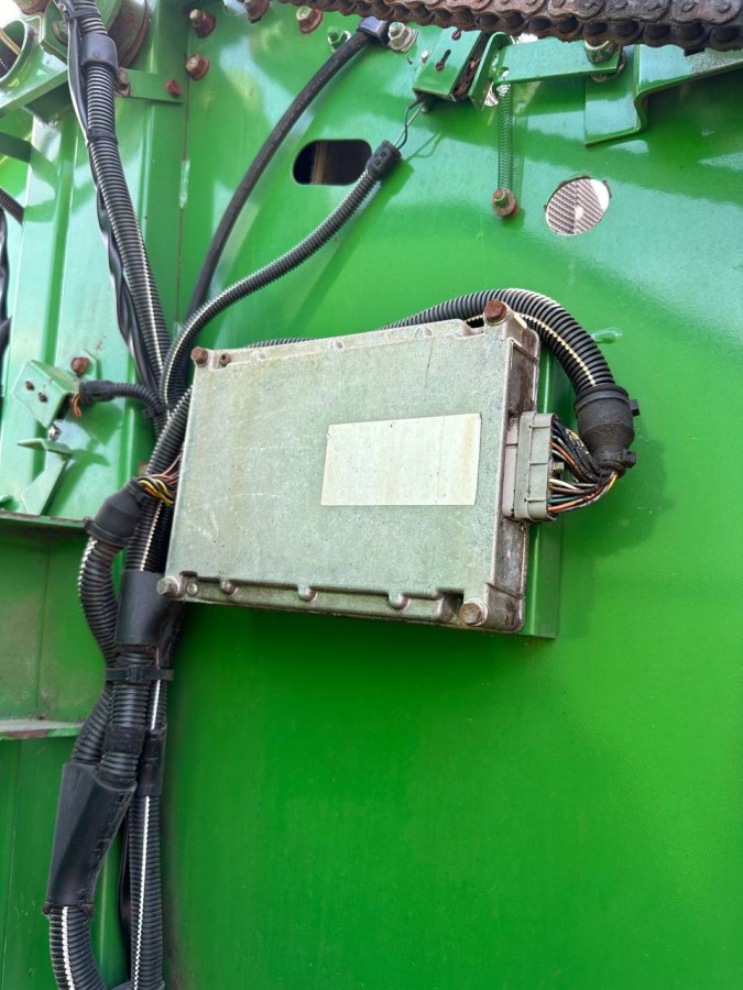 Пресс-подборщик John Deere 590 б/у