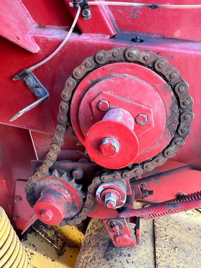 Пресс-подборщик New Holland 640 б/у