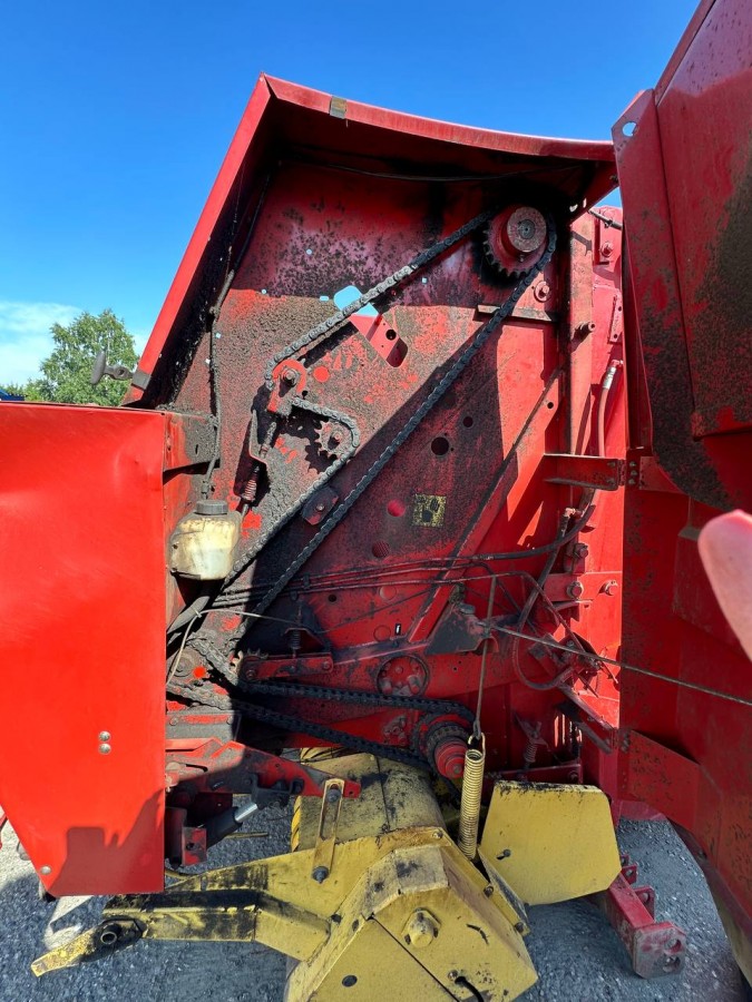 Пресс-подборщик New Holland 640 б/у