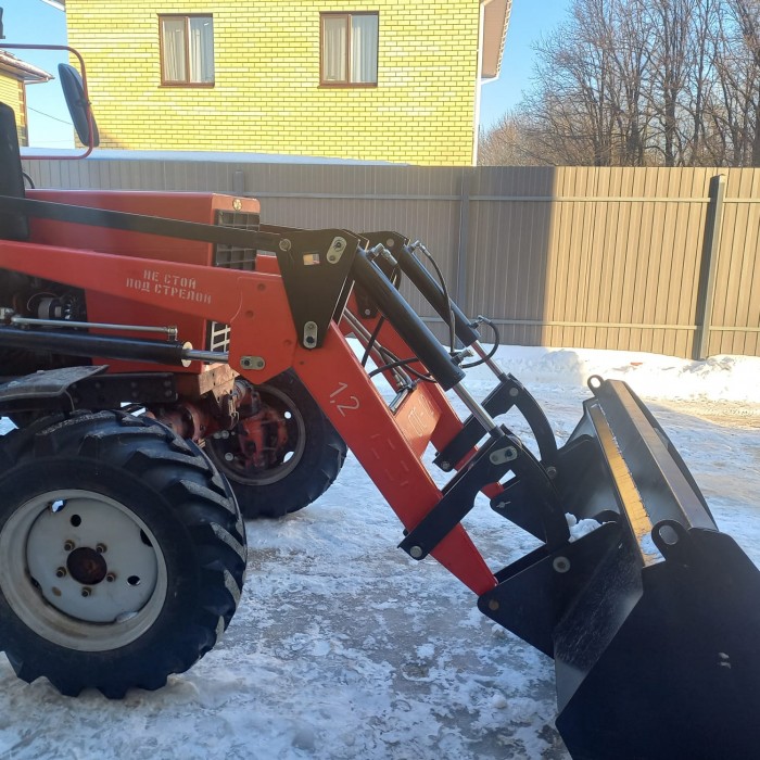 Погрузчик фронтальный универсальный СТС-1.2 (в комплекте с разгружающими балками)  (МТЗ 80/82/ЮМЗ)