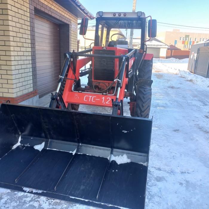 Погрузчик фронтальный универсальный СТС-1.2 (в комплекте с разгружающими балками)  (МТЗ 80/82/ЮМЗ)