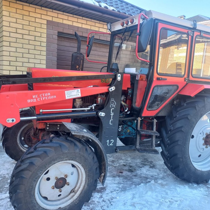 Погрузчик фронтальный универсальный СТС-1.2 (в комплекте с разгружающими балками)  (МТЗ 80/82/ЮМЗ)