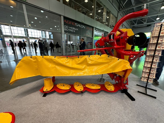 Косилка ротационная навесная Бежецксельмаш КРН-2.1Б