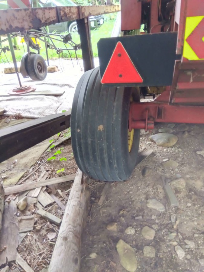 Пресс-подборщик New Holland 644 б/у