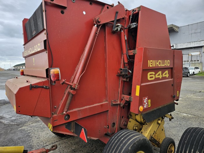 Пресс-подборщик New Holland 644 б/у