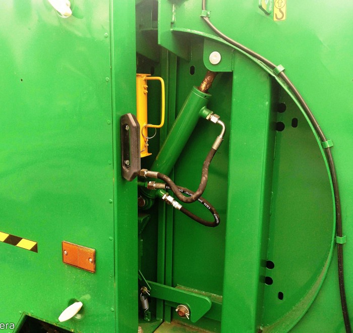 Пресс-подборщик рулонный БобруйскАгроМаш ПР-Ф-110М