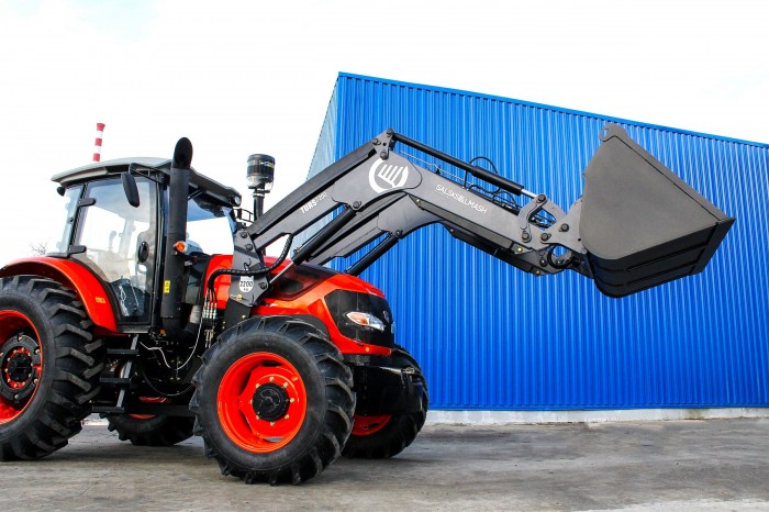 Погрузчик фронтальный Сальсксельмаш TURS-2200-0Д с джойстиком / плавающим положением / выворот ковша 100° для BELARUS 1221(.2.3)/1523