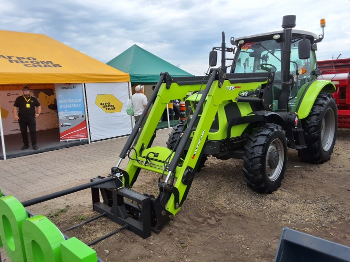 Погрузчик фронтальный Сальсксельмаш TURS-1500-0Д-Z11 с джойстиком / плавающим положением / выворот ковша 100° для ZOOMLION RN 1104/904