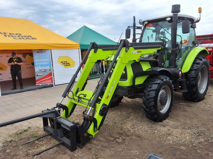 Погрузчик фронтальный Сальсксельмаш TURS-1500-0Д-Z11 с джойстиком / плавающим положением / выворот ковша 100° для ZOOMLION RN 1104/904