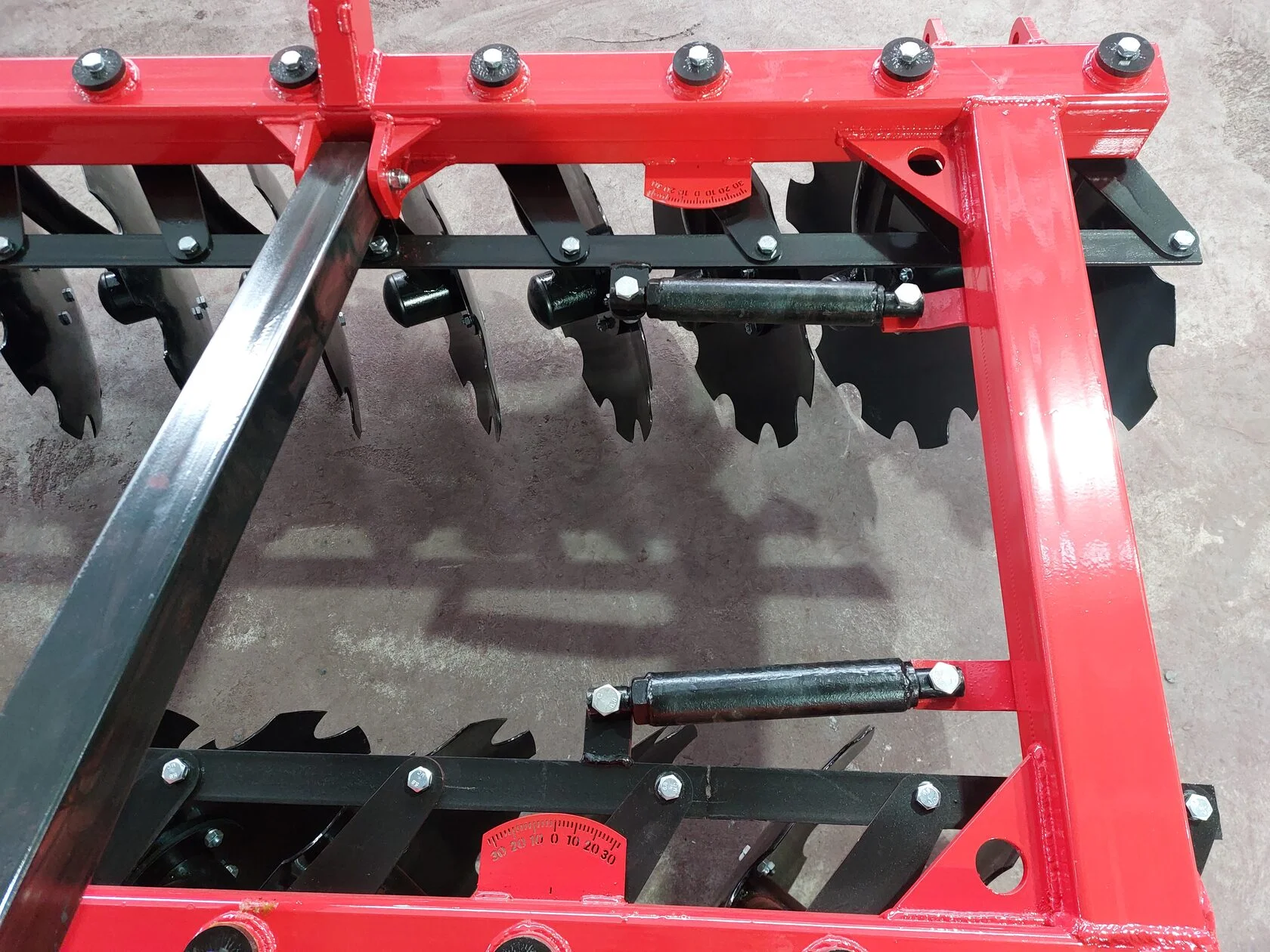 Борона навесная КалинаАгро БДЛ 1.6Х2Н с планчатым катком