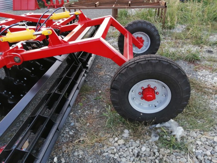 Борона прицепная КалинаАгро БДМ 5.2Х2ПУ с планчатым катком из полосы