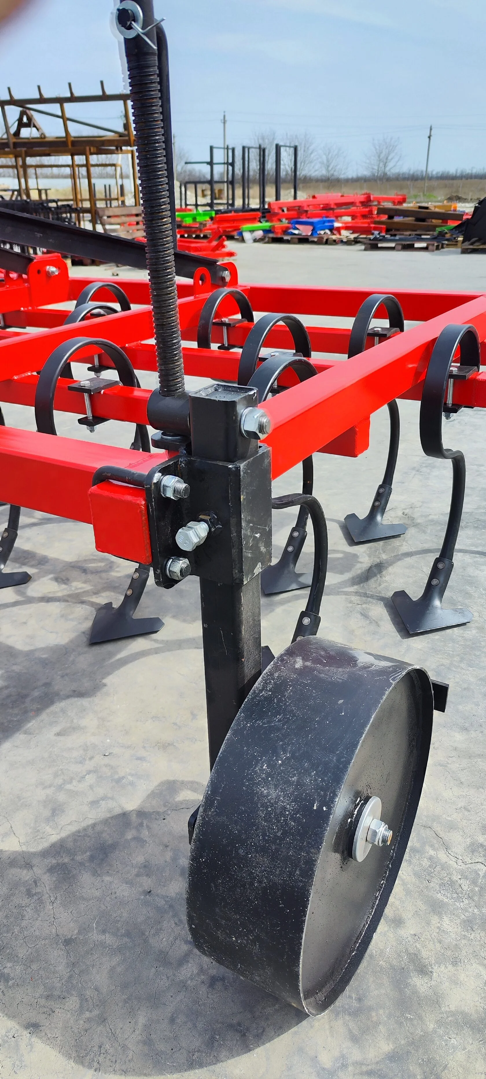 Культиватор стрельчатый навесной КалинаАгро КСН - 3.2S с планчатым катком из полосы