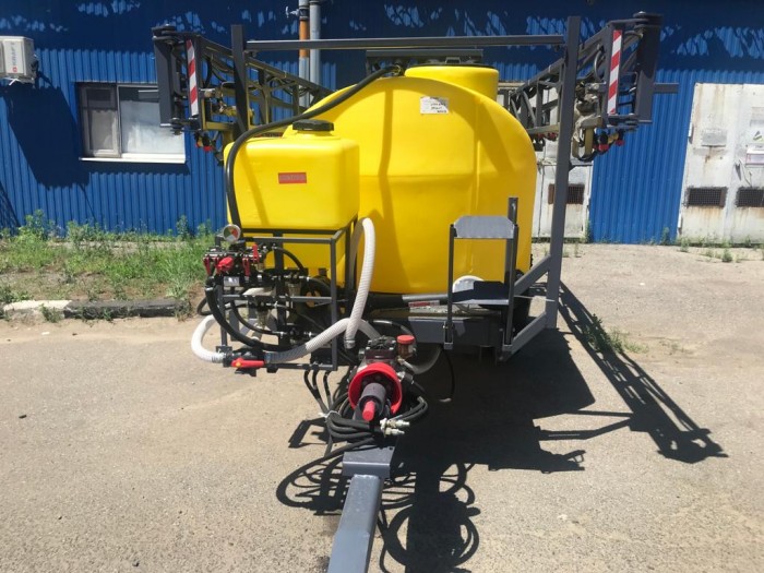 Опрыскиватель полуприцепной штанговый (бочка 2500 литров) Сальсксельмаш ОПШ-18К-2500