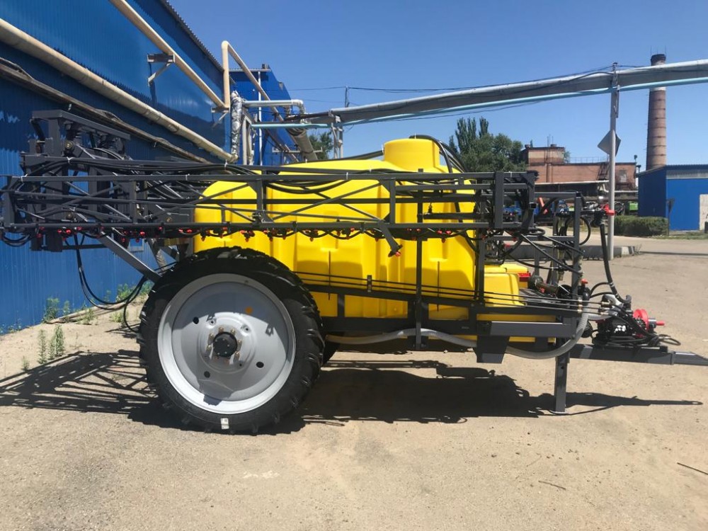 Опрыскиватель полуприцепной штанговый 24 м. с бочкой 3000 л. Сальсксельмаш ОПШ-24К-3000