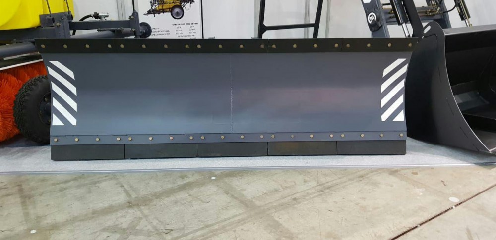 Коммунальный отвал оборотный (гидравлический поворот) Сальсксельмаш КО-3.1 (МТЗ 952.3)