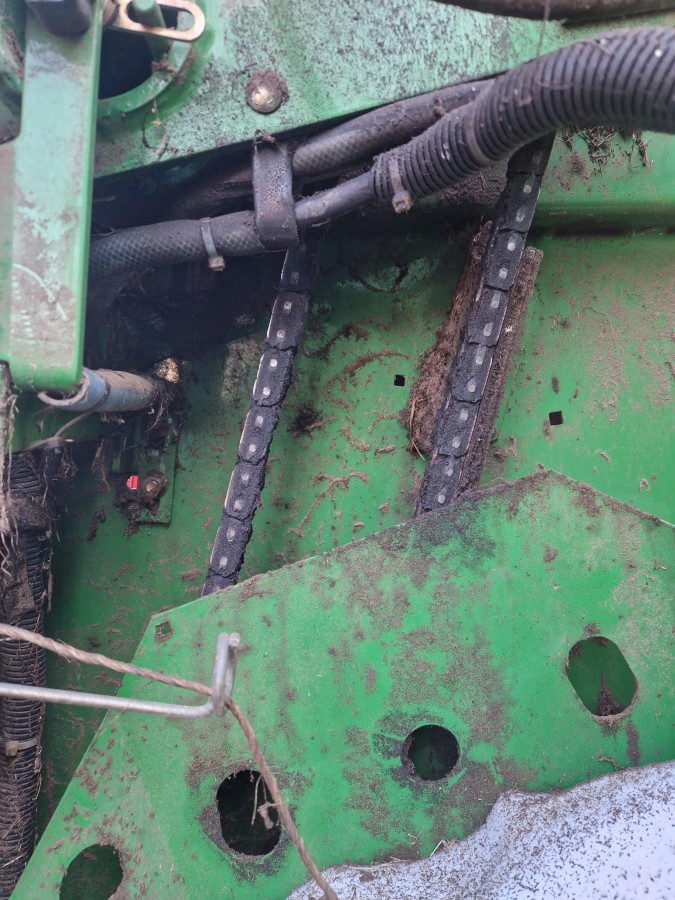 Пресс-подборщик John Deere 582 MaxiCut б/у