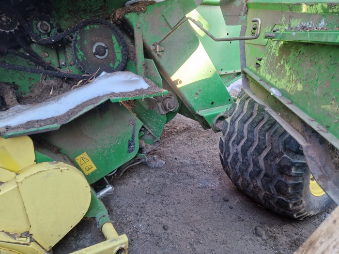 Пресс-подборщик John Deere 582 MaxiCut б/у