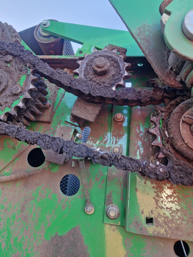 Пресс-подборщик John Deere 582 MaxiCut б/у